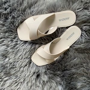 Beige rubber sandals